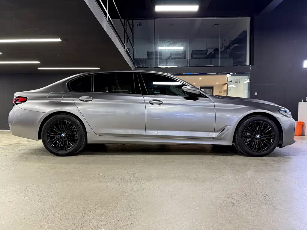 BMW 5 Series 2018 540Li Executive Edition купить на сайте DeffCars
