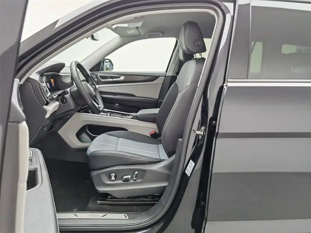 Touron 2023 380TSI four-wheel drive luxury version купить на сайте DeffCars