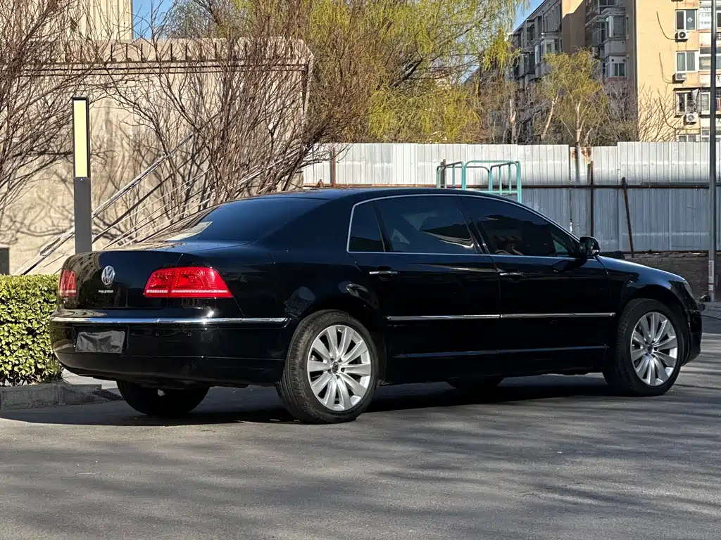 Phaeton 2011 3.6L V6 4-seat extended Individual version купить на сайте DeffCars