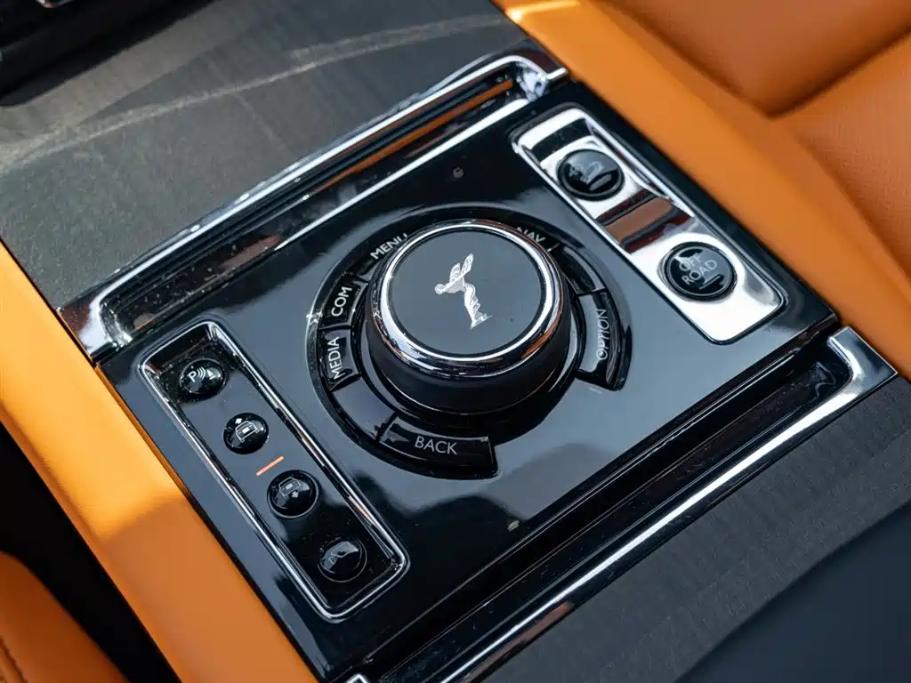 Cullinan 2024 four-seat version купить на сайте DeffCars