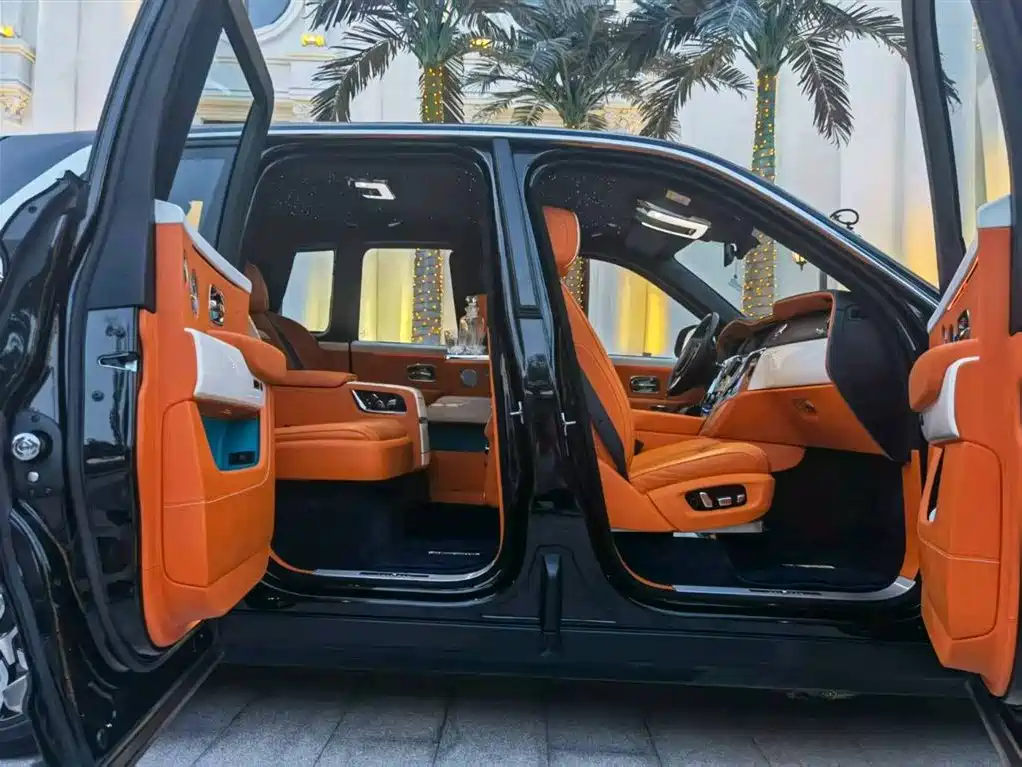 Cullinan 2020 Black Badge купить на сайте DeffCars
