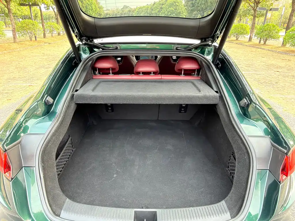 MG7 2023 2.0T Automatic Beauty Hunting Luxury Edition купить на сайте DeffCars