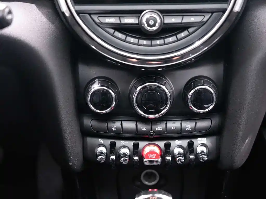 MINI 2019 2.0T COOPER S Classic Five-Door Edition купить на сайте DeffCars