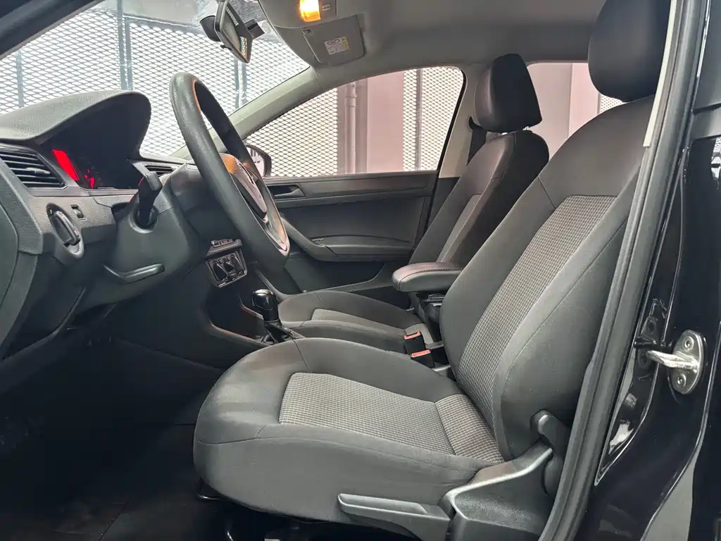 Santana 2016 1.6L automatic fashion version купить на сайте DeffCars