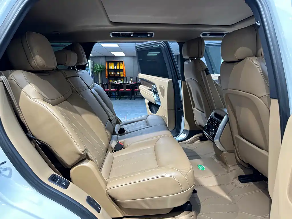 Range Rover 2023 3.0 L6 400PS Seven-seater Extended Edition купить на сайте DeffCars