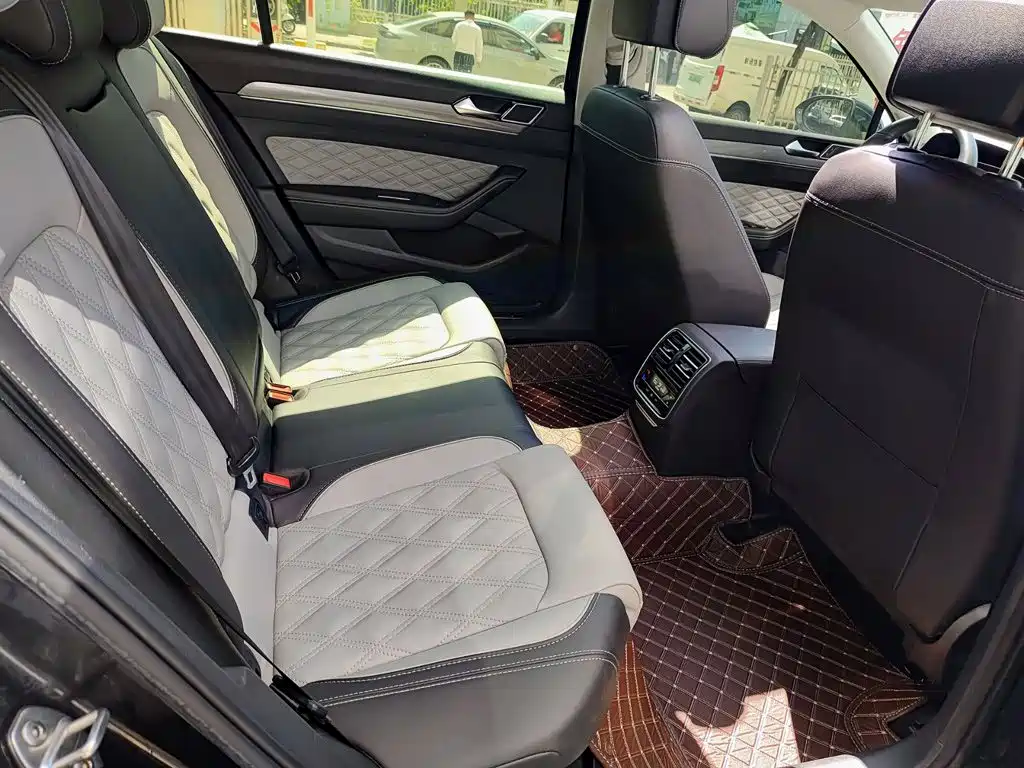 Magotan 2023 2 million commemorative edition 330TSI DSG leading model купить на сайте DeffCars
