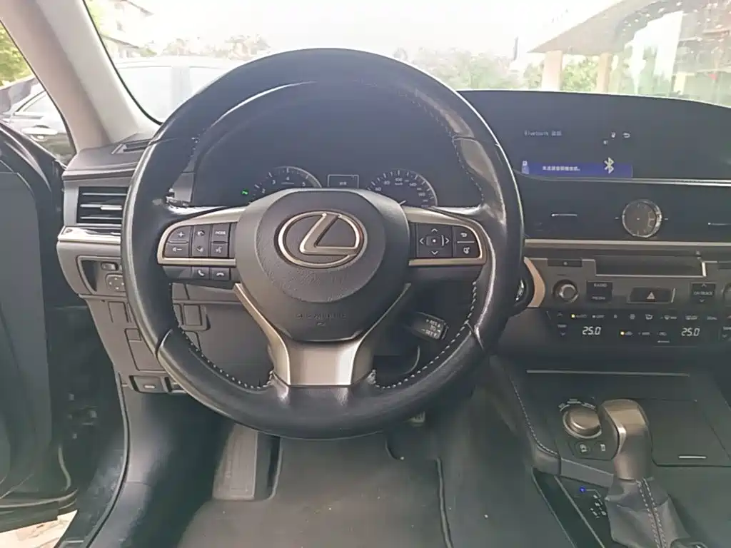 Lexus ES 2015 200 Elite Edition купить на сайте DeffCars