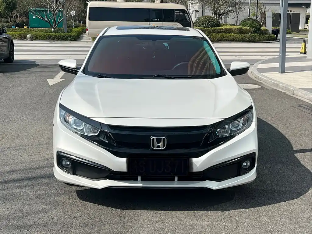 Civic 2019 220TURBO CVT Dynamic Edition National VI купить на сайте DeffCars