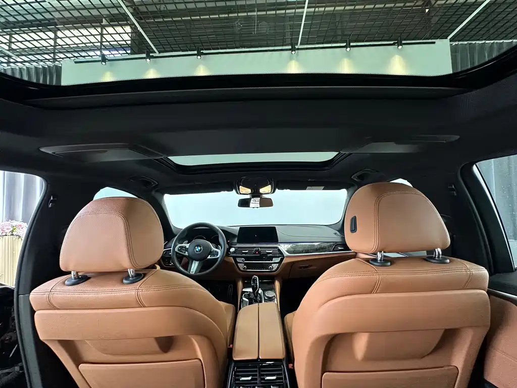 BMW 5 Series 2018 facelift 530Li leading M sports package купить на сайте DeffCars