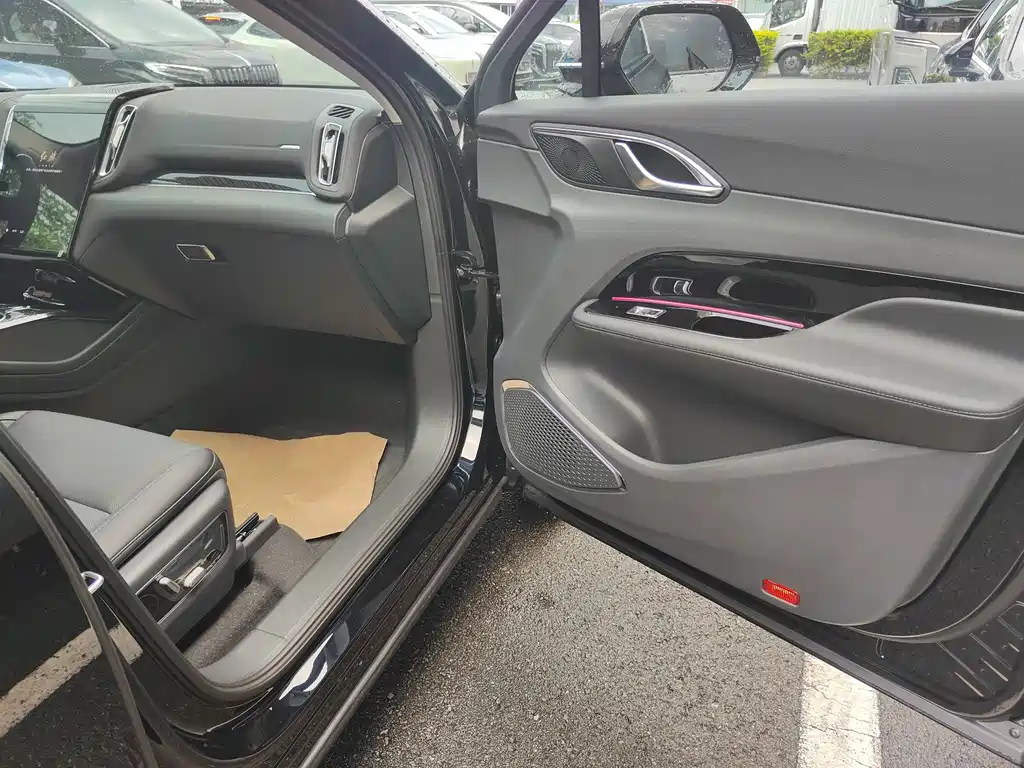 Hongqi HS3 PHEV 2025 125km 2 million commemorative edition купить на сайте DeffCars