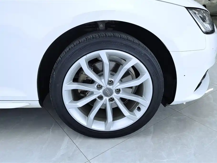 Audi A4L 2017 Plus 40 TFSI Fashion Model купить на сайте DeffCars