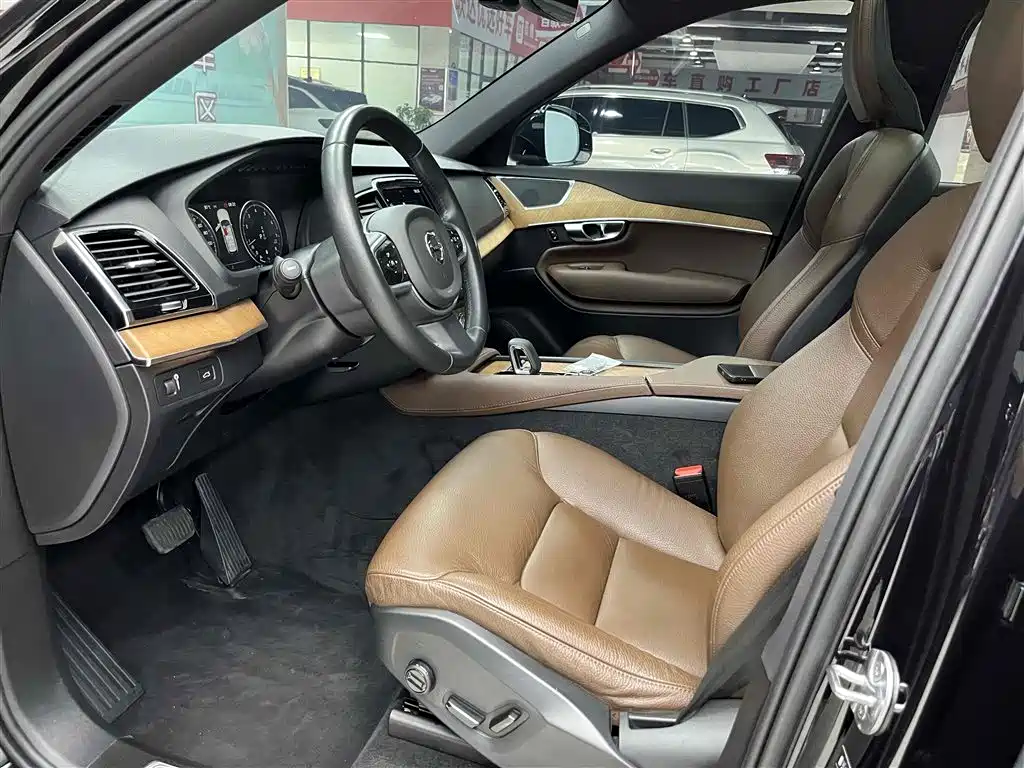 Volvo XC90 2022 B6 Zhiyi Luxury Edition 7 seats купить на сайте DeffCars