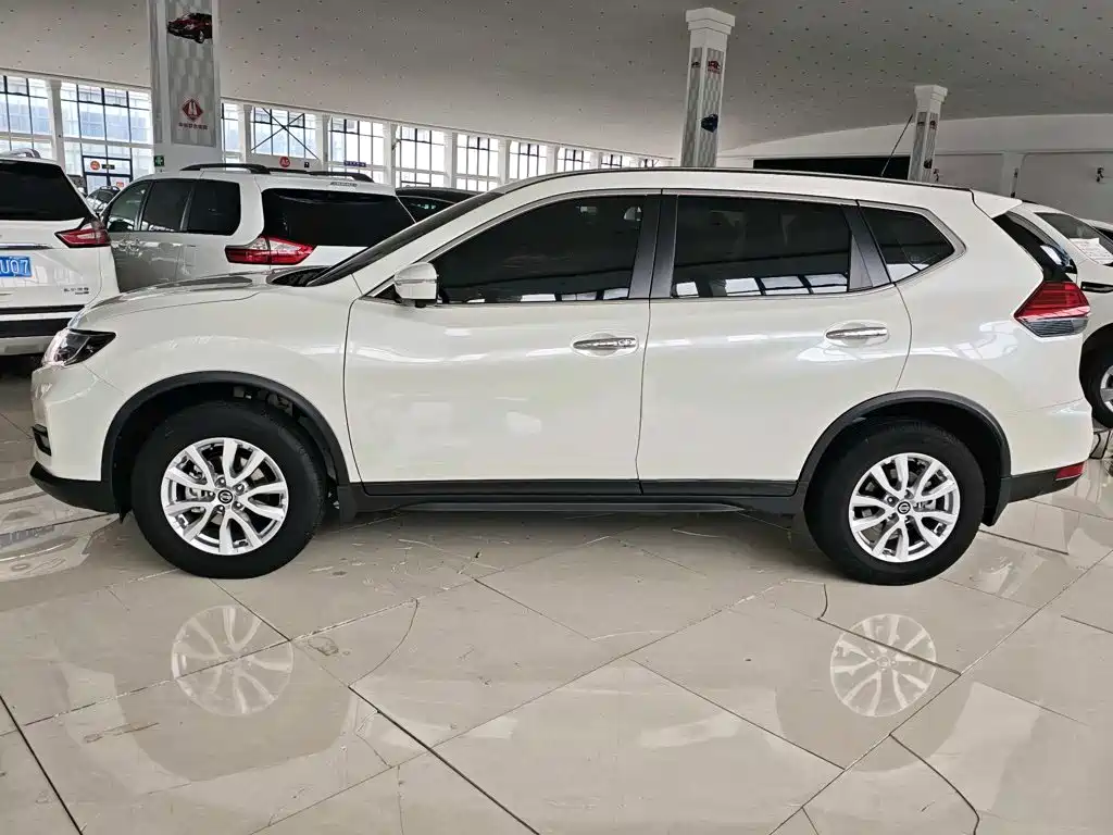 X-Trail 2023 Classic 2.0L 2WD Intelligent Link Premium Edition купить на сайте DeffCars