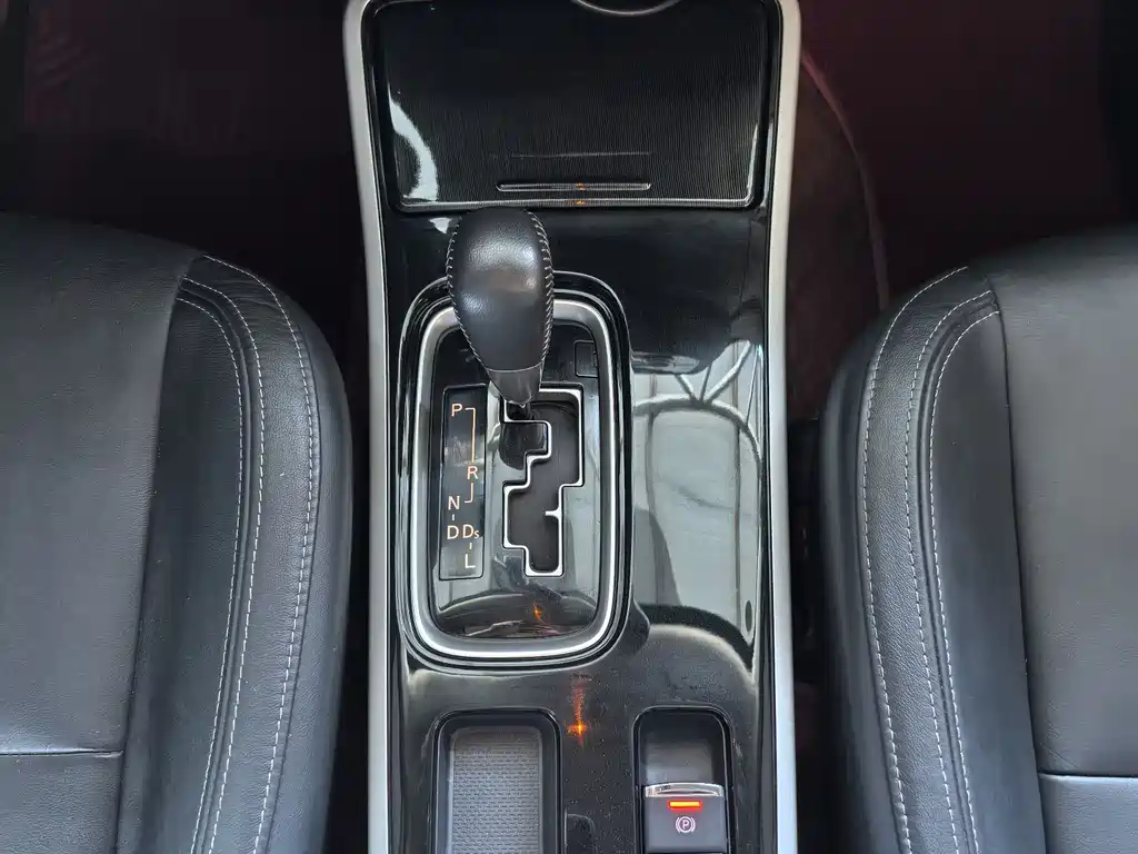 Outlander 2019 2.0L 2WD Enjoy Edition, 5 seats, National VI купить на сайте DeffCars