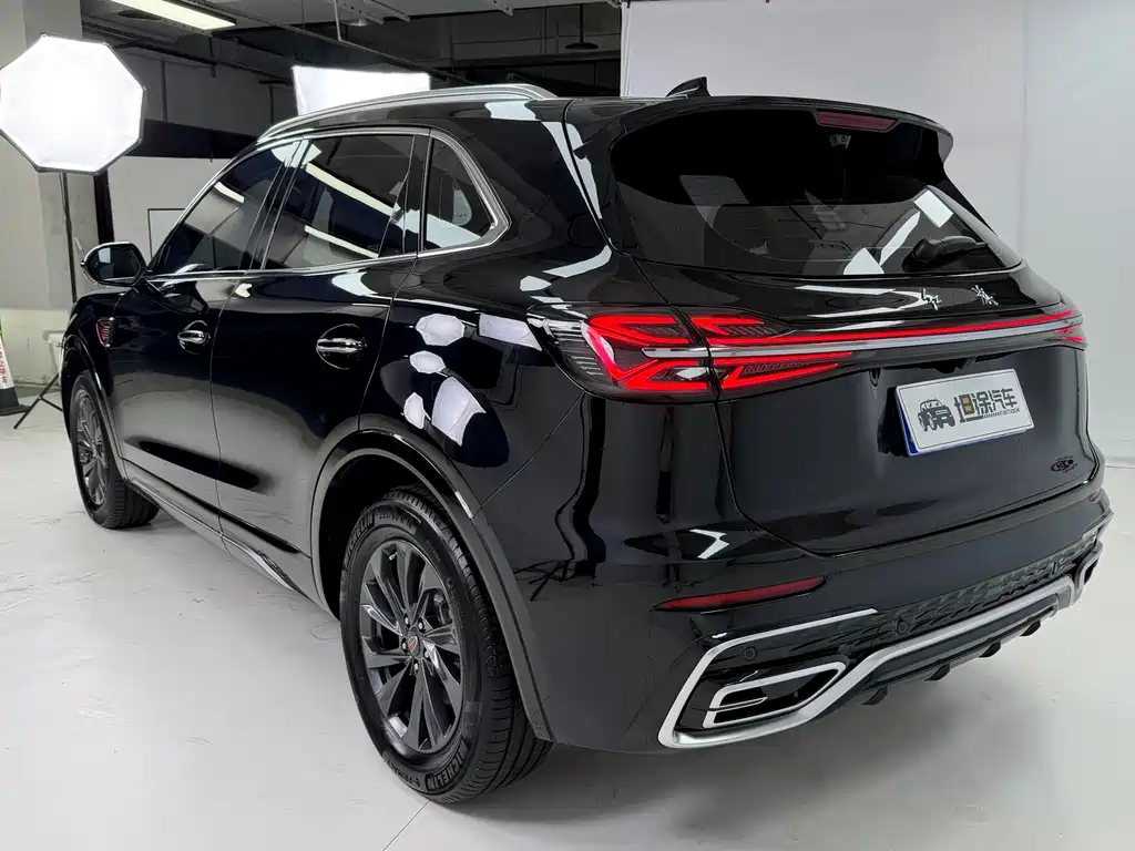 Hongqi HS5 2023 2.0T Qixiang Pro version купить на сайте DeffCars