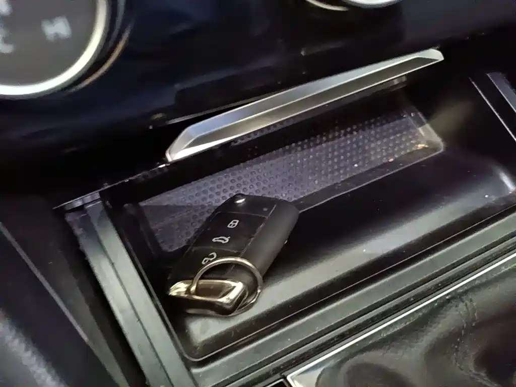 Sagitar 2022 280TSI DSG Flyover Edition купить на сайте DeffCars