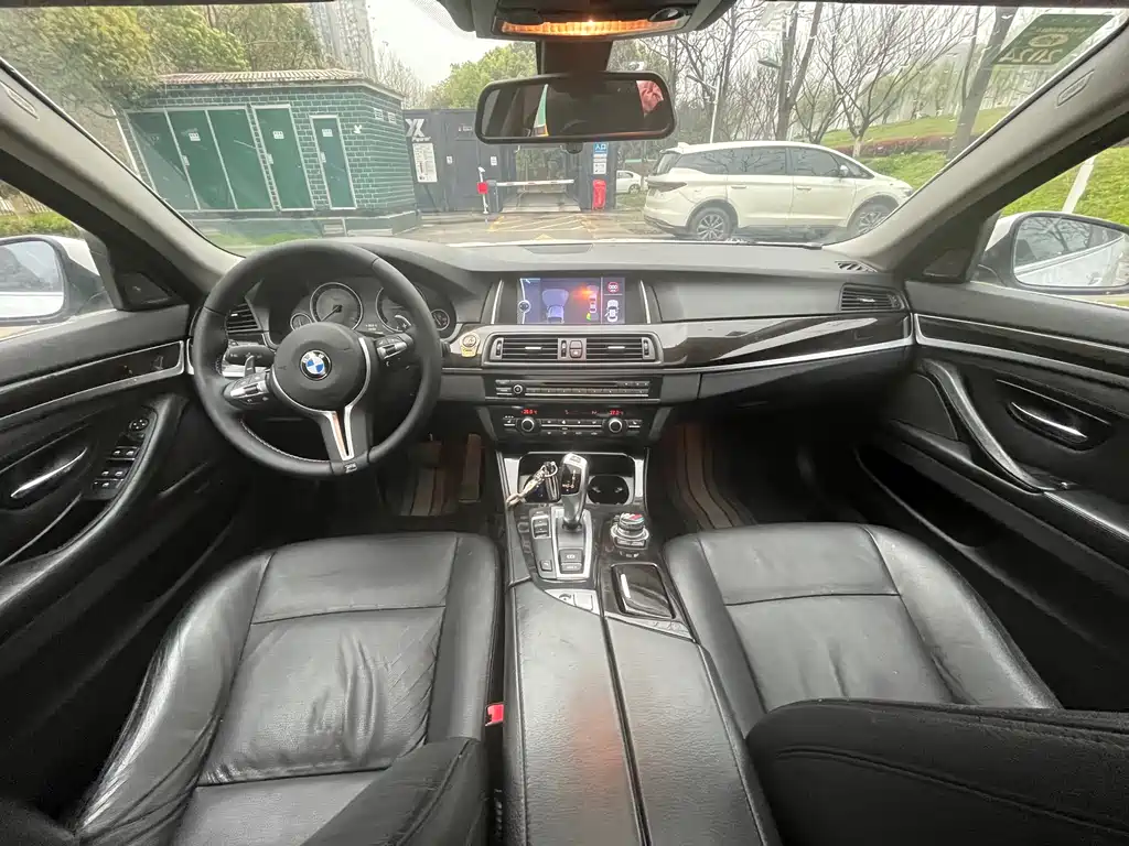 BMW 5 Series 2014 525Li Leading Model купить на сайте DeffCars