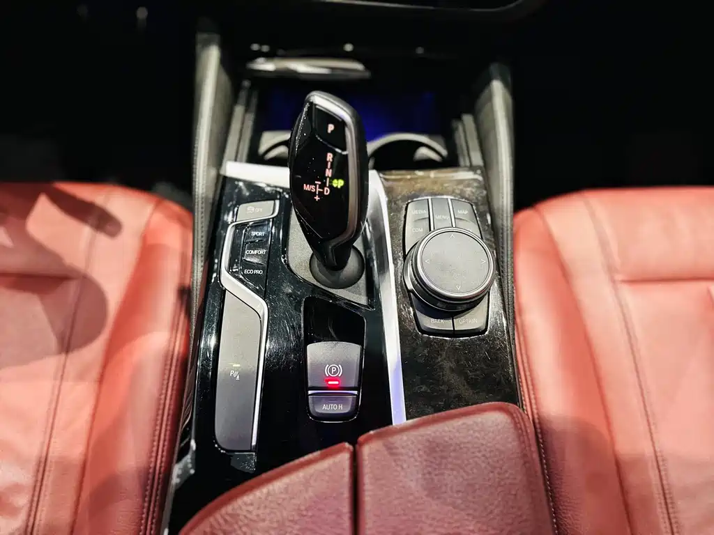 BMW 5 Series 2019 530Li Leading M Sports Package купить на сайте DeffCars
