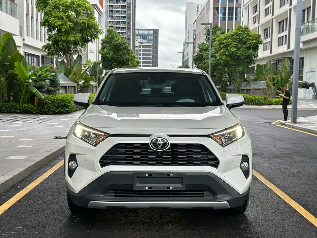 RAV4 Rongfang 2022 2.0L CVT two-wheel drive fashion Plus version купить на сайте DeffCars