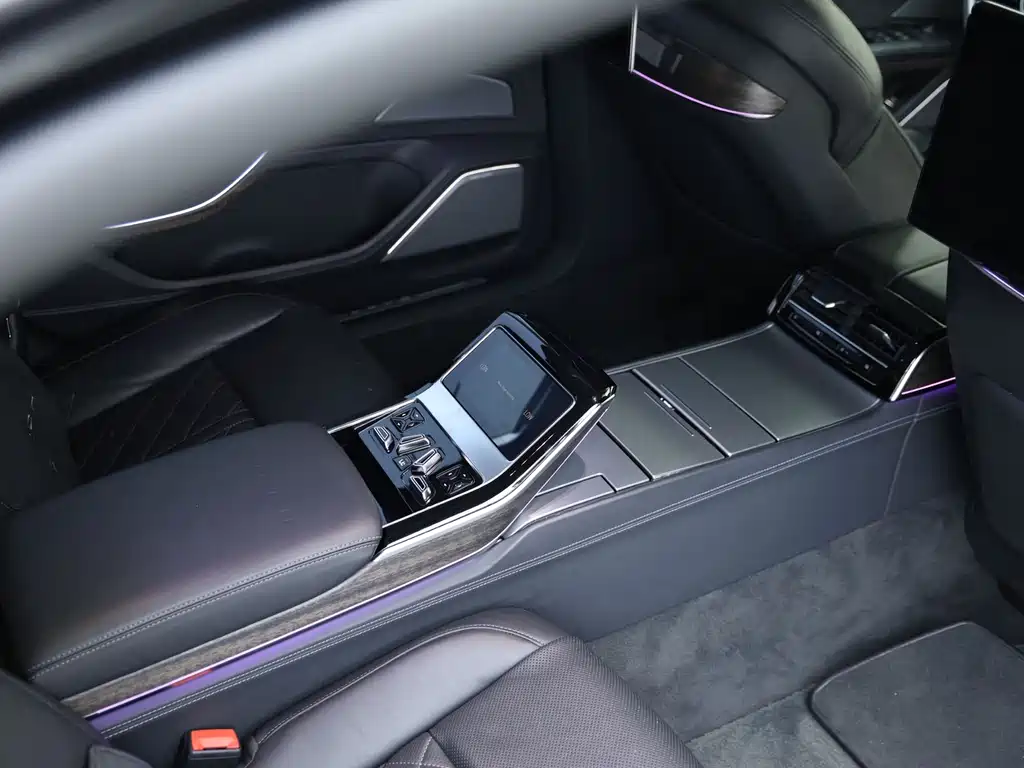Audi A8 2022 A8L Horch Founder’s Edition Legend купить на сайте DeffCars