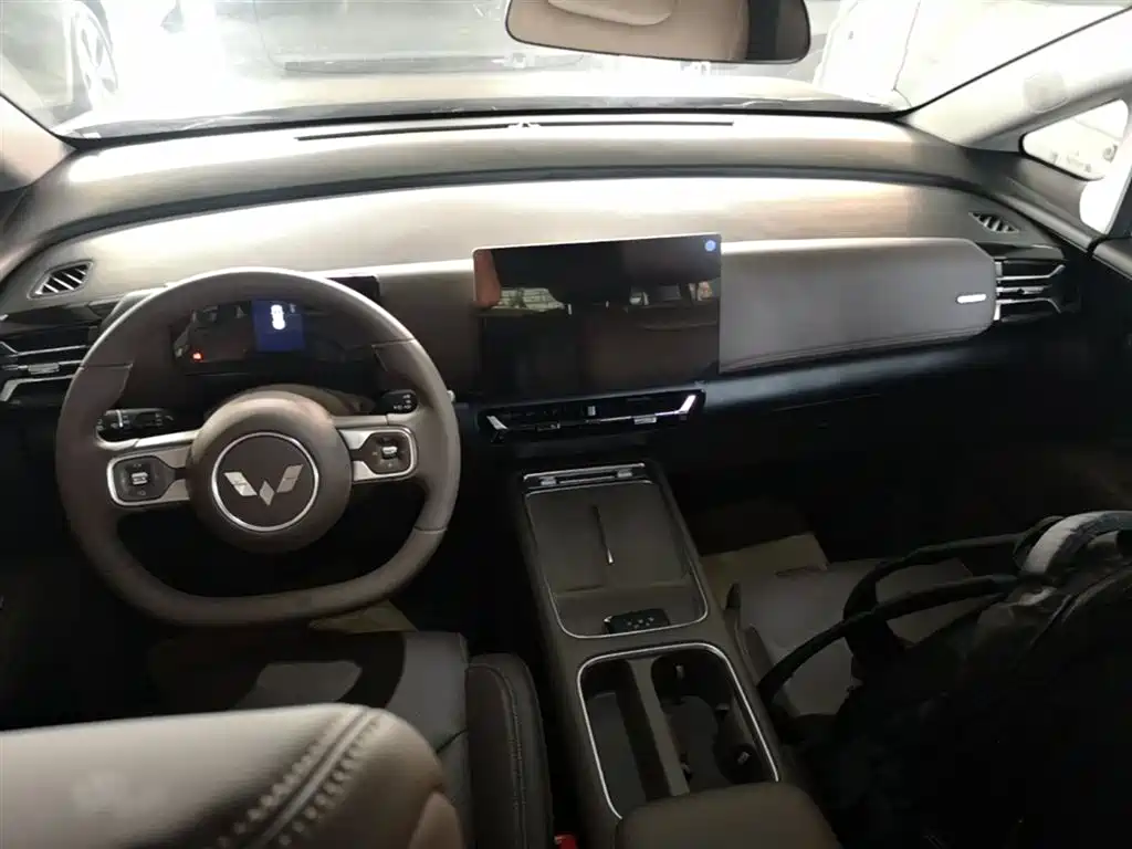 Starlight 730 New Energy 2025 plug-in hybrid 125km luxury model купить на сайте DeffCars