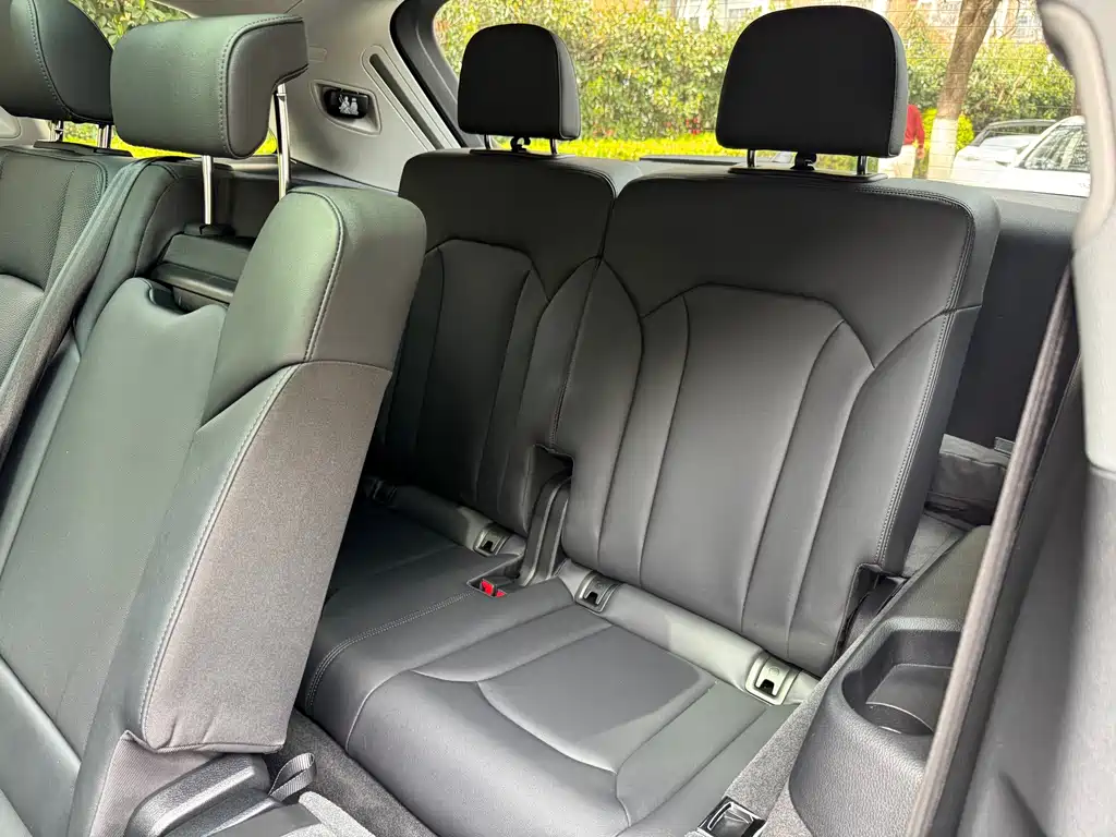 Audi Q7 2023 45 TFSI quattro S line sports купить на сайте DeffCars