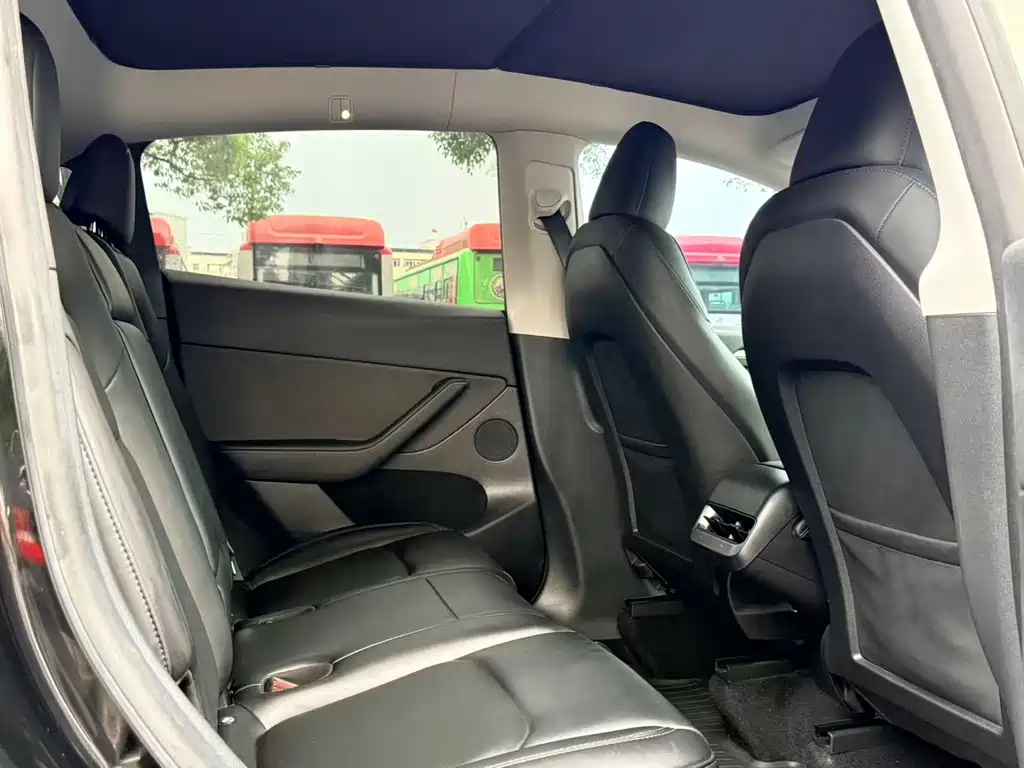 Model Y 2023 rear-wheel drive version купить на сайте DeffCars