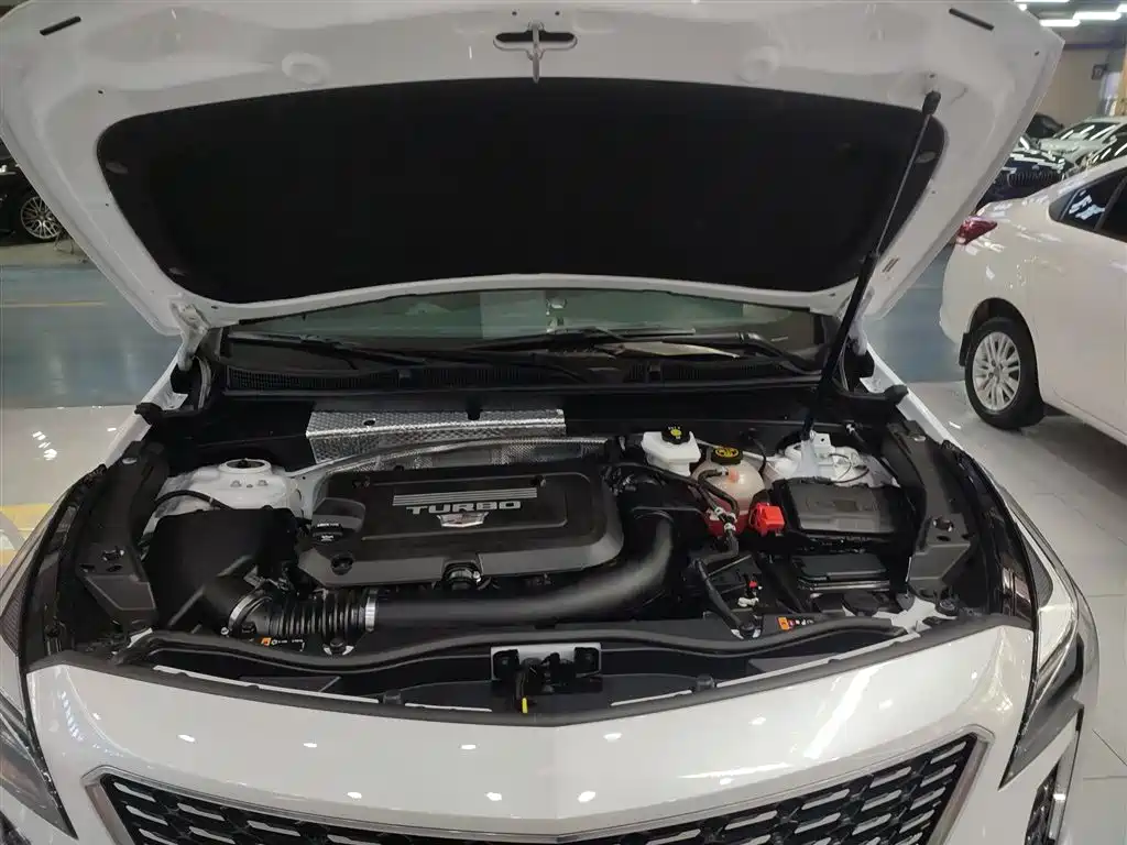 Cadillac XT4 2022 28T two-wheel drive luxury model купить на сайте DeffCars