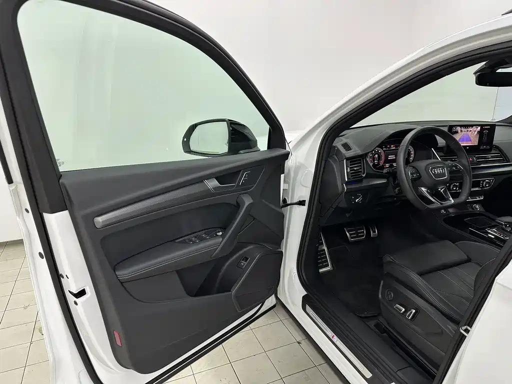 Audi Q5L 2024 40 TFSI luxury and dynamic model купить на сайте DeffCars