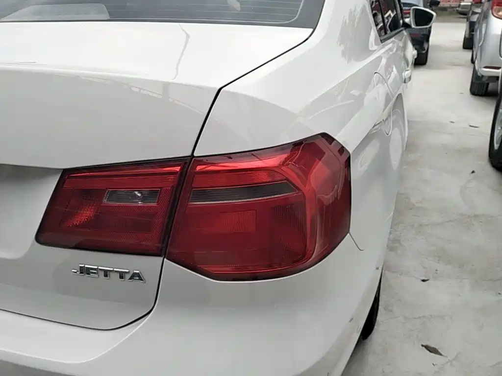 Jetta 2015 Premium Edition 1.4L Manual Fashion Model купить на сайте DeffCars
