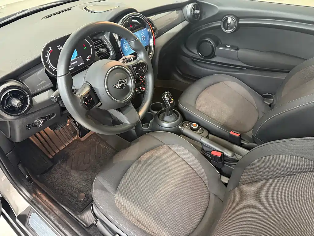MINI 2023 1.5T ONE купить на сайте DeffCars