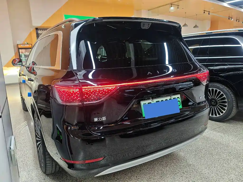 Wenjie M9 2025 extended range Ultra version 52kWh 6-seater version (192-line lidar) купить на сайте DeffCars
