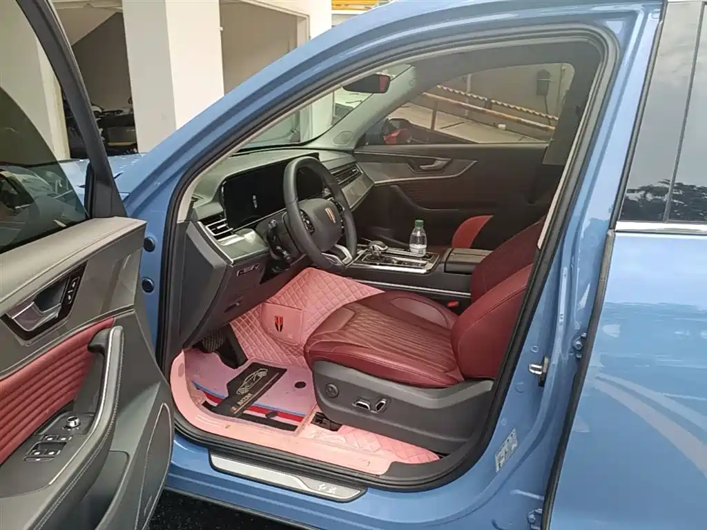 Hongqi HS5 2023 2.0T Qixiang Pro version купить на сайте DeffCars