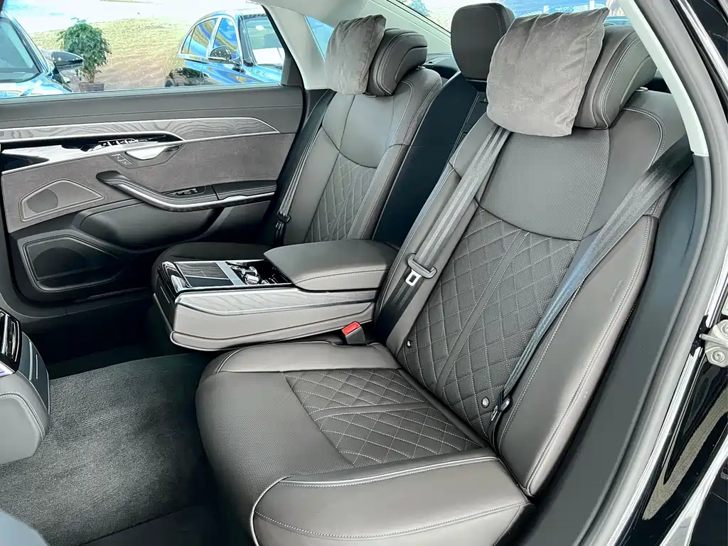 Audi A8 2025 A8L 50 TFSI quattro Premium Selection купить на сайте DeffCars