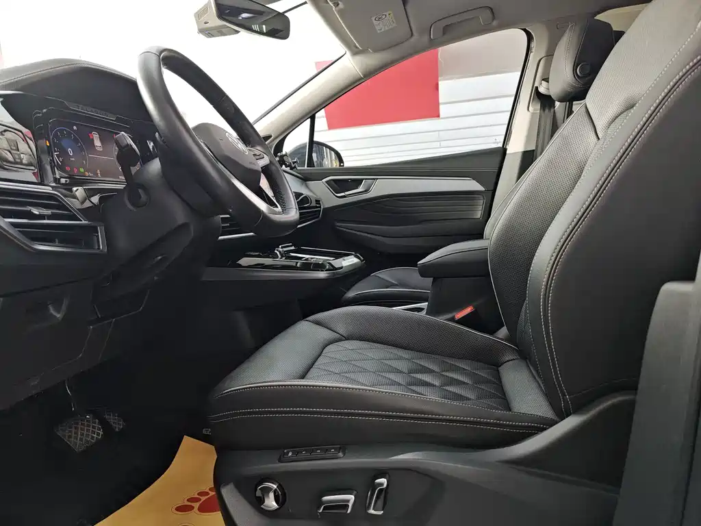 Lanjing 2023 facelift 530TSI four-wheel drive flagship Shengjing Edition Pro 6 seats купить на сайте DeffCars