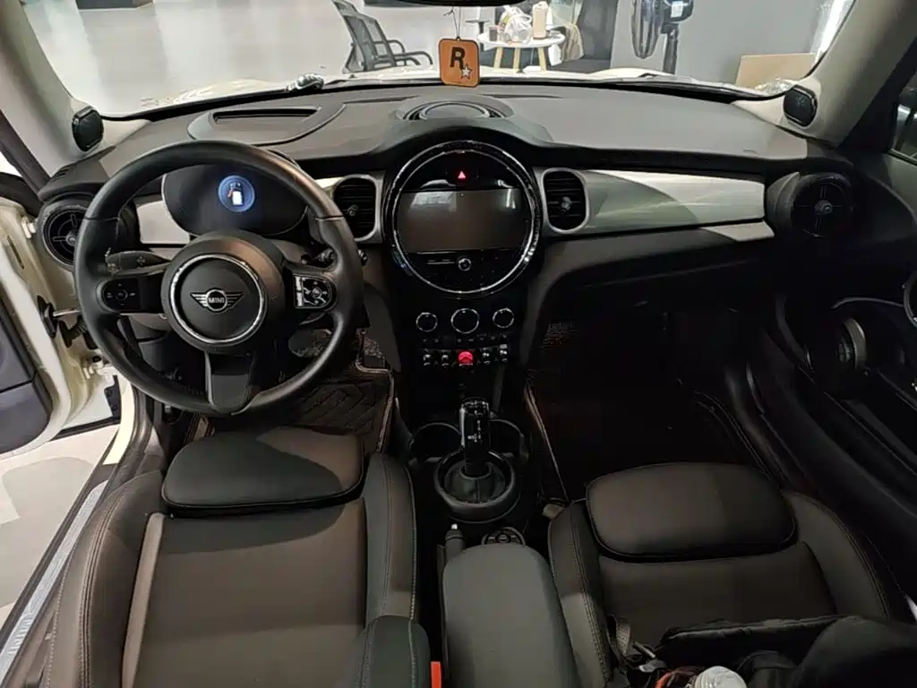 Mini 2023 1.5T Cooper Artist купить на сайте DeffCars