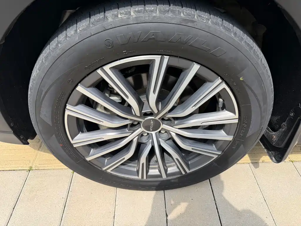 Jetour X70 plus 2023 1.5T DCT Brave 7 Seater купить на сайте DeffCars
