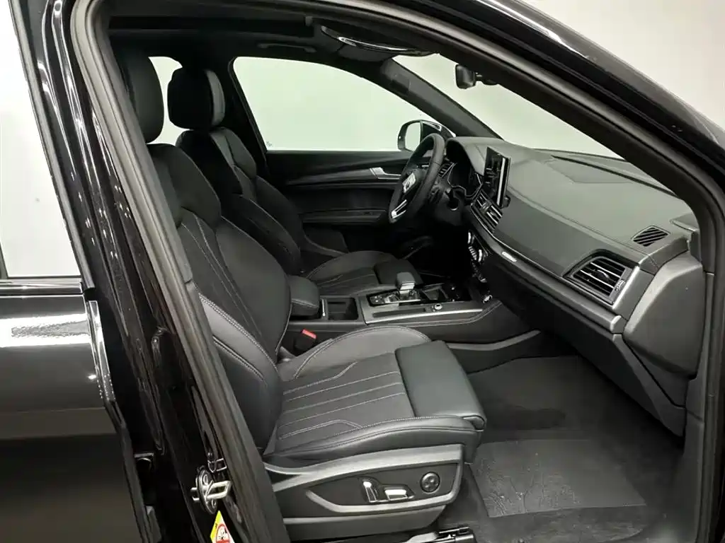 Audi Q5L 2024 45 TFSI luxury and dynamic model купить на сайте DeffCars