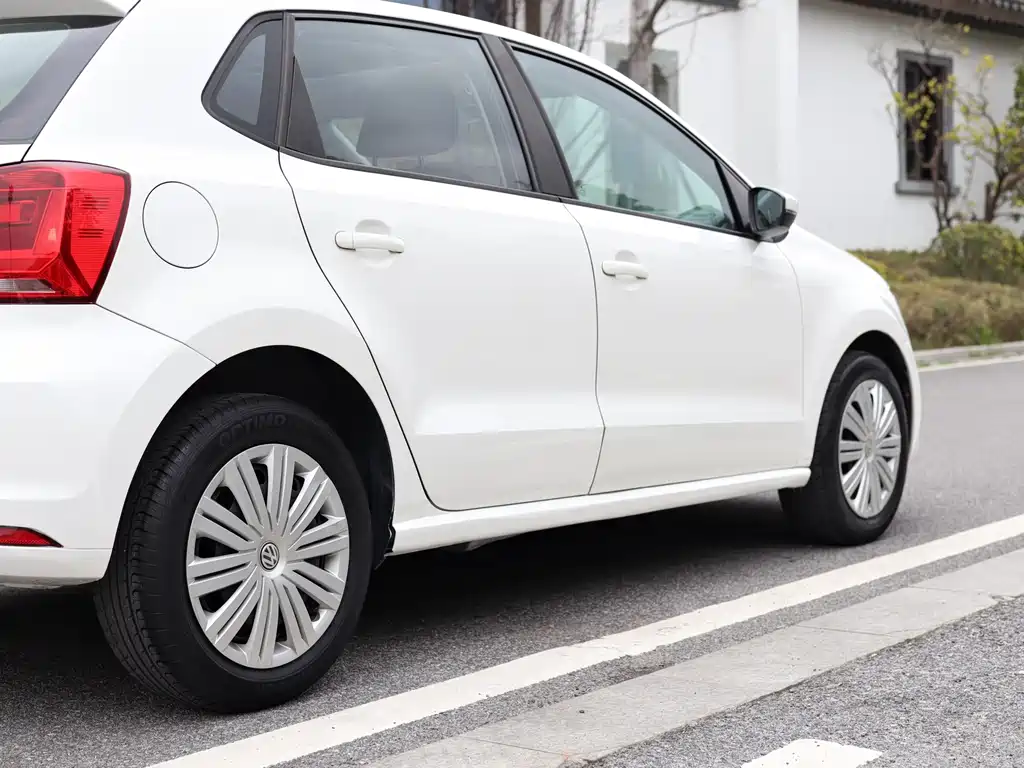 Polo 2016 1.6L automatic comfort model купить на сайте DeffCars