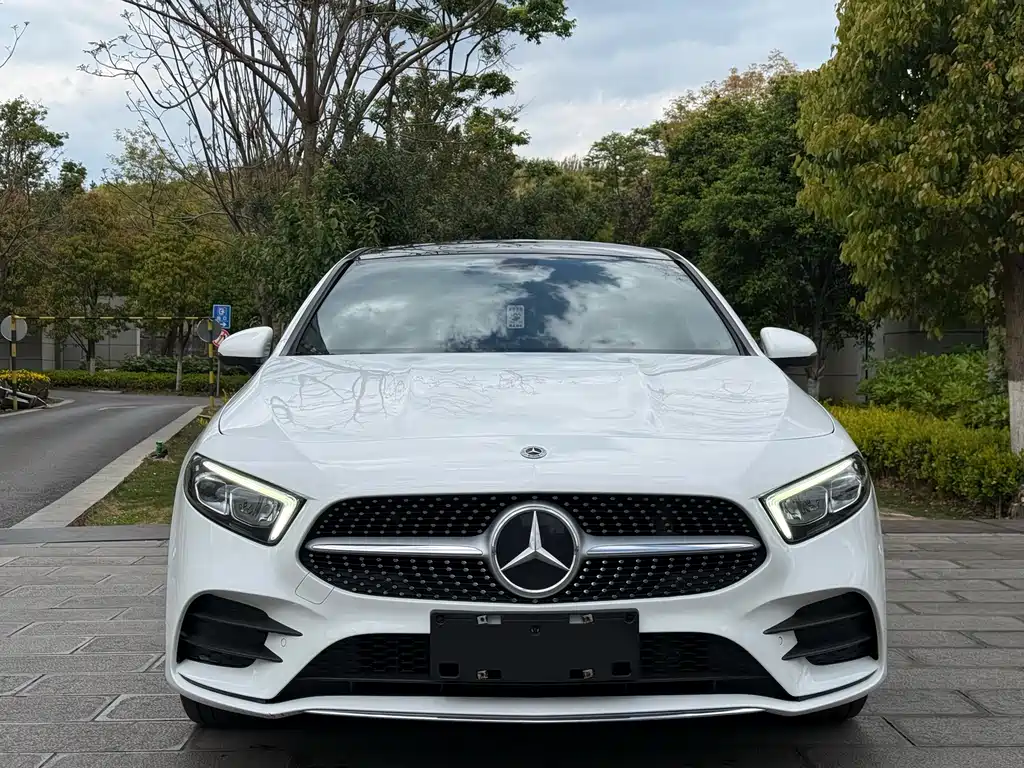 Mercedes-Benz A-Class 2021 A 200 L Sports Sedan Dynamic Type купить на сайте DeffCars