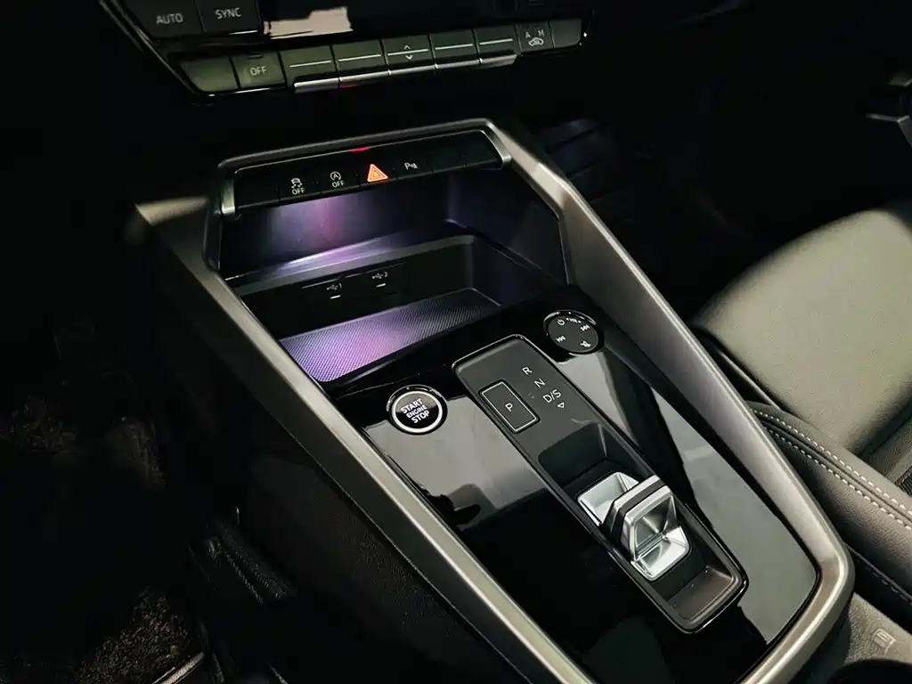 Audi A3 2024 A3L Limousine 35 TFSI Fashionable and Sporty купить на сайте DeffCars