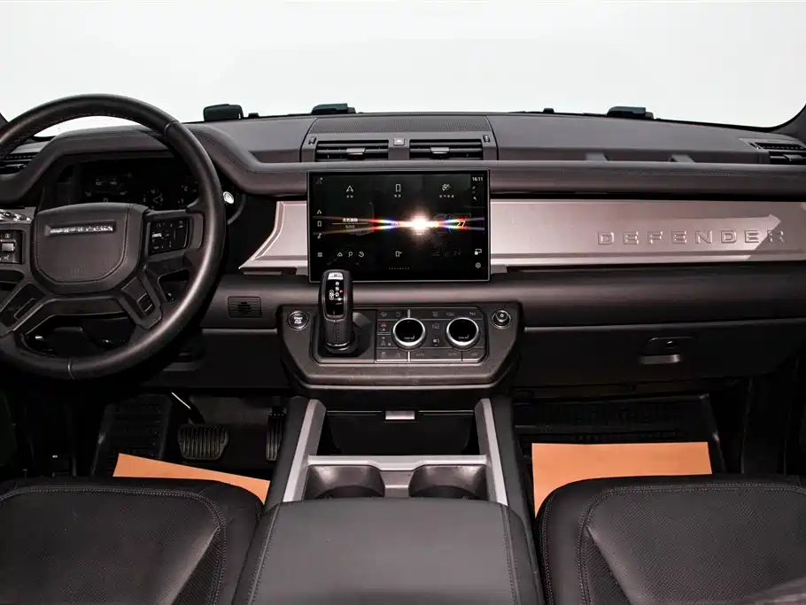 Land Rover Defender 2025 110 3.0T P400 X-Dynamic HSE купить на сайте DeffCars