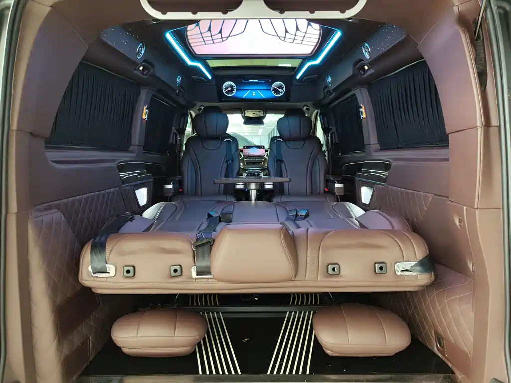 Mercedes-Benz V-Class 2022 V 260 L Long Wheelbase Premium Edition купить на сайте DeffCars