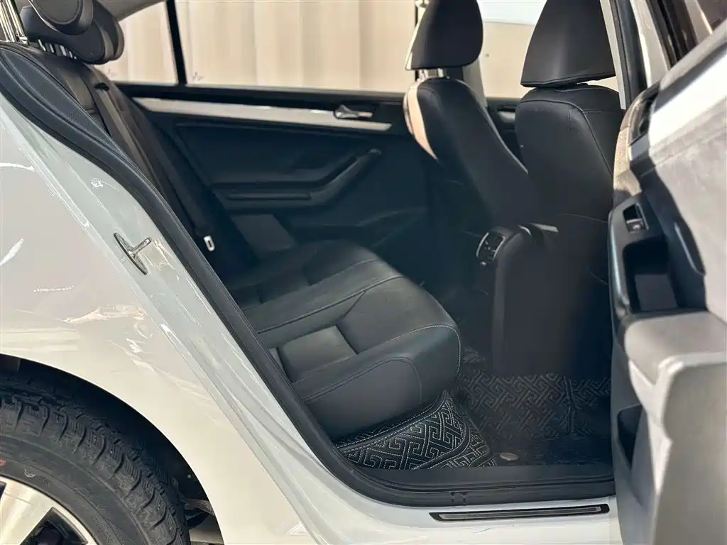 Sagitar 2018 180TSI DSG Premium Edition купить на сайте DeffCars