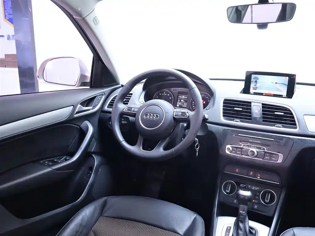 Audi Q3 2018 30th Anniversary Model 30 TFSI Fashion Model купить на сайте DeffCars