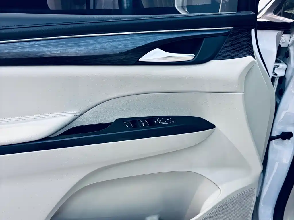 Buick GL8 2023 ES Lu Zun Comfort Type купить на сайте DeffCars