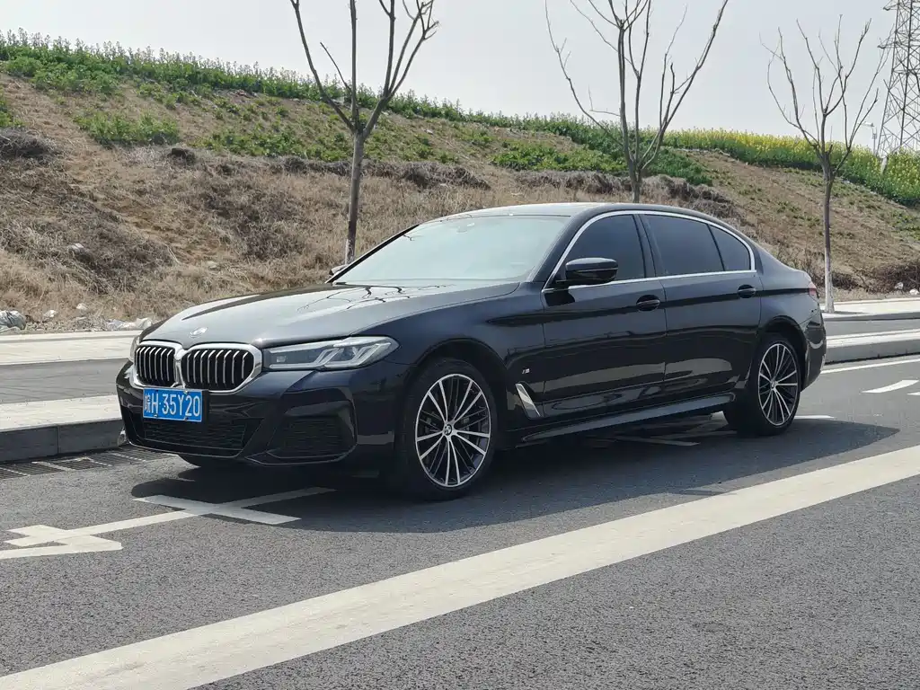 BMW 5 Series 2023 530Li Leading M Sports Package купить на сайте DeffCars
