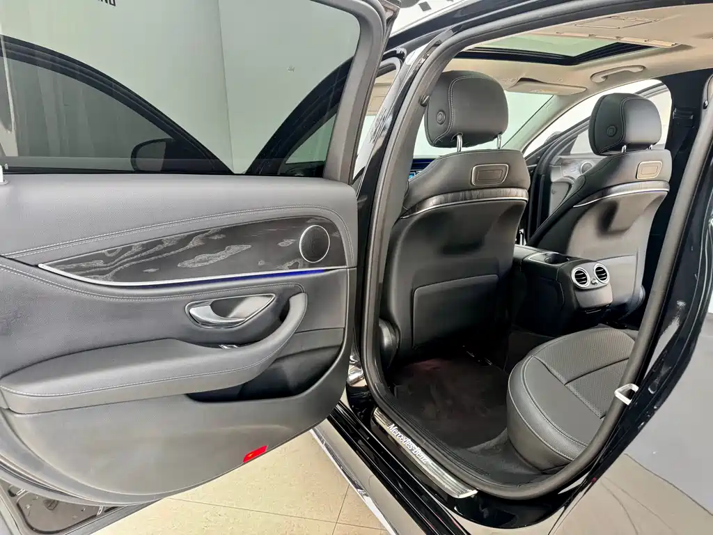 Mercedes-Benz E-Class 2016 E 200 L Sports купить на сайте DeffCars