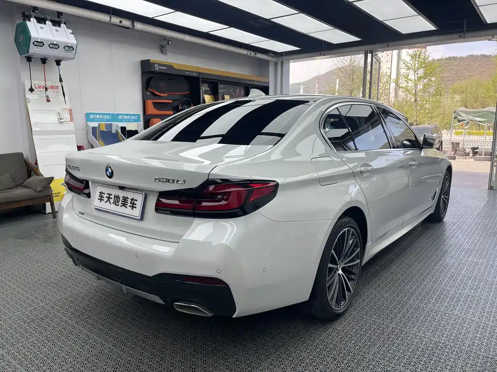 BMW 5 Series 2023 530Li xDrive M Sports Package купить на сайте DeffCars