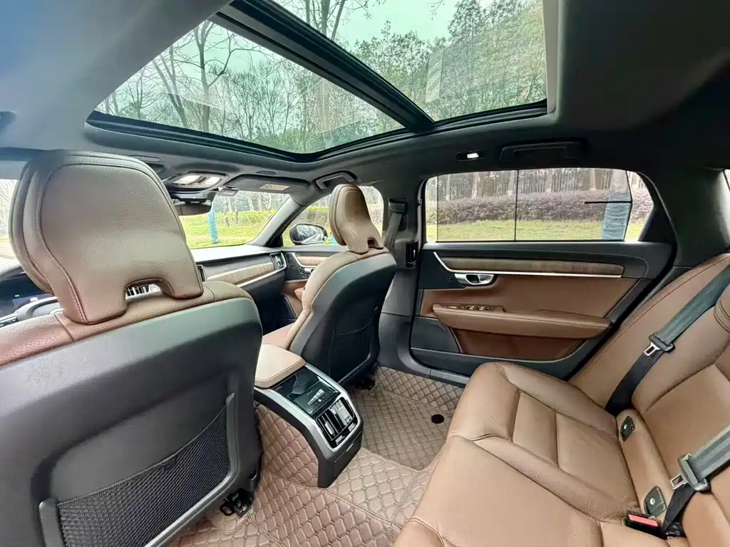 Volvo S90 2022 B5 Zhiyuan Luxury Edition купить на сайте DeffCars